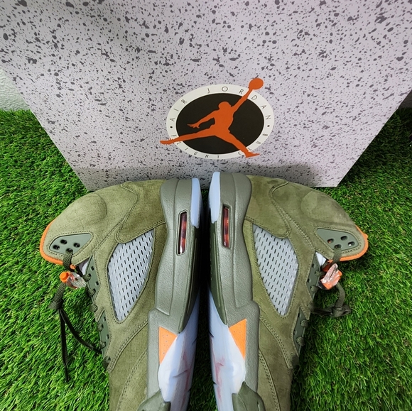 Size 12 - Air Jordan 5 Retro 2024 Olive Green Orange Suede (DD0587-308) - Picture 4 of 10
